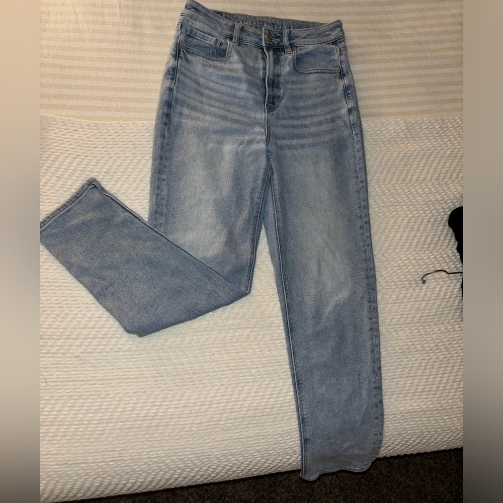 American Eagle Straight Mom Jeans